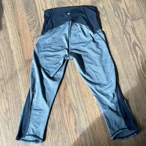 Lululemon cropped leggings, size 4